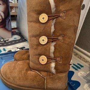Practically brand new ugg boots